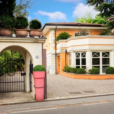 B&B La Desenzano 데센자노델가르다