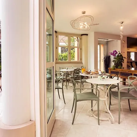 La Desenzano Bed & Breakfast 4*