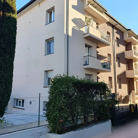 La Desenzano Oda ve Kahvaltı *